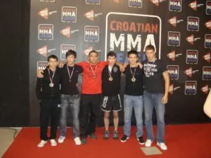 Cage grappling